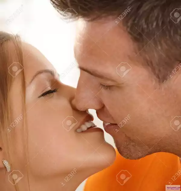 7 Reasons Why People Kiss With Their Eyes Closed